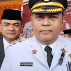 Foto: Pj Bupati Simeulue Reza Fahlevi dan Pj Sekda Simeulue Dodi Juliardi saat acara HUT NKRI